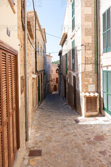 Alleyway in the mountain village of Estellencs