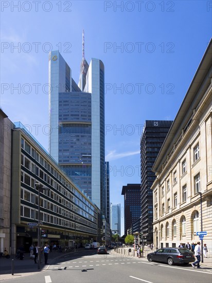 View from Rossmarkt on the Commerzbank building