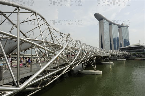 Pedestrian footbridge made of steel to the Marina Bay Sands Hotel