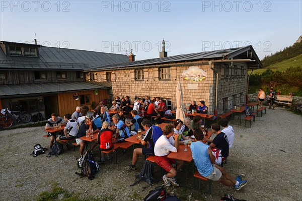 Mountain bikers resting at Steinling Alm