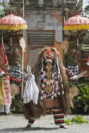 Rangda witch performing a Barong dance