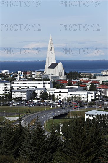 City and Hallgrimskirkja church