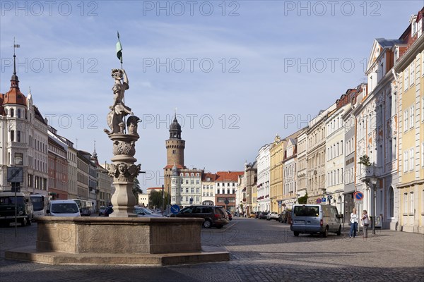 Obermarkt square with Georgsbrunnen well and Reichenbacher Turm tower