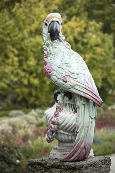 Parrot as a porcelain figure from the Nymphenburg Porcelain Manufactory