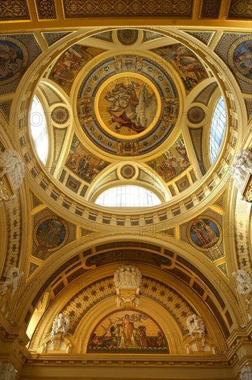 Entrance hall ceiling of the neo-baroque Szechenyi bath