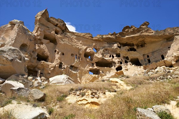 Rock houses of Cauvsin