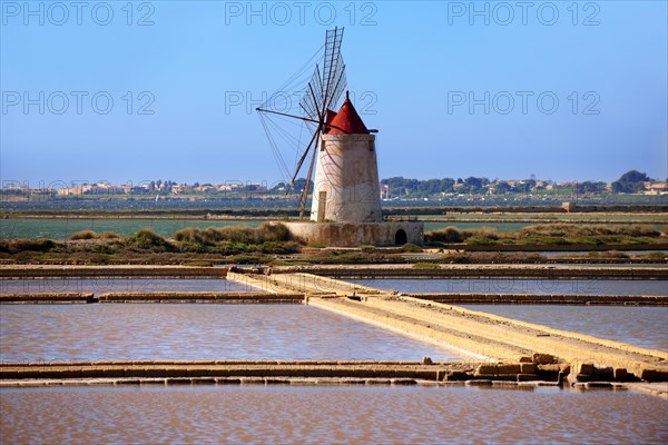 Saline Ettore Infersa windmill