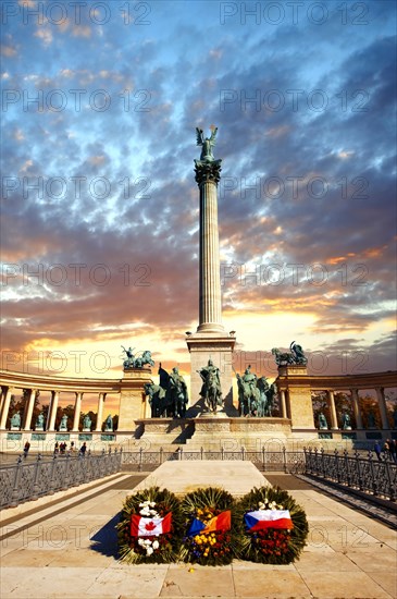 The Cenotaph and Memorial Column in Hosok tere