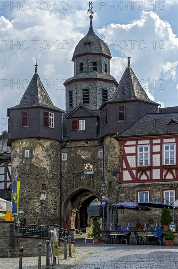 Outer Gate and Lower Gate