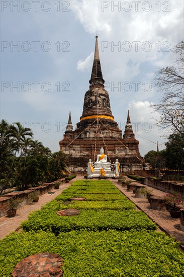 Chedi Chaya Mongkol