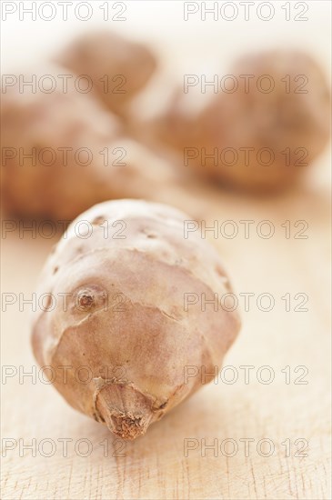 Raw Jerusalem artichokes (Helianthus tuberosus)