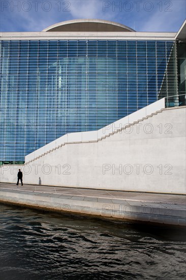 Marie-Elisabeth-Lueders Building