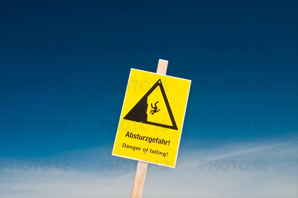 Sign 'Absturzgefahr'