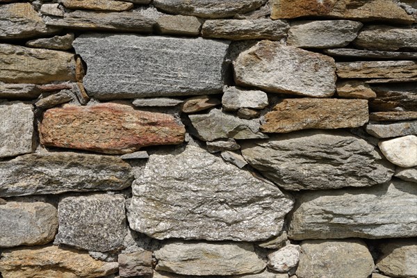 Dry stone wall