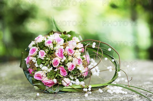 Bridal bouquet with pink roses