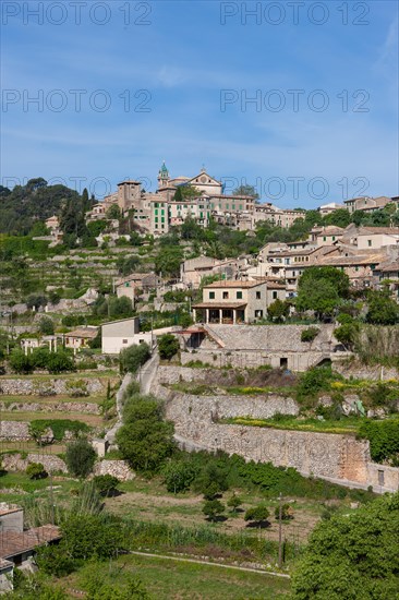 View the old town of Valldemossa