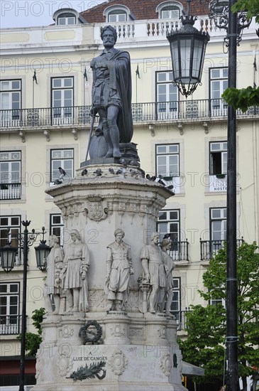 Praca Luis de Camoes square