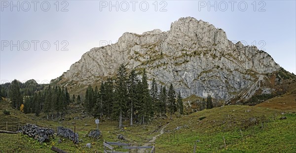 Benediktenwand ridge at the Tutzing hut Benediktbeuern