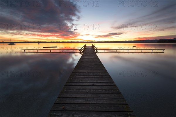 Early morning at Lake Starnberg in autumn
