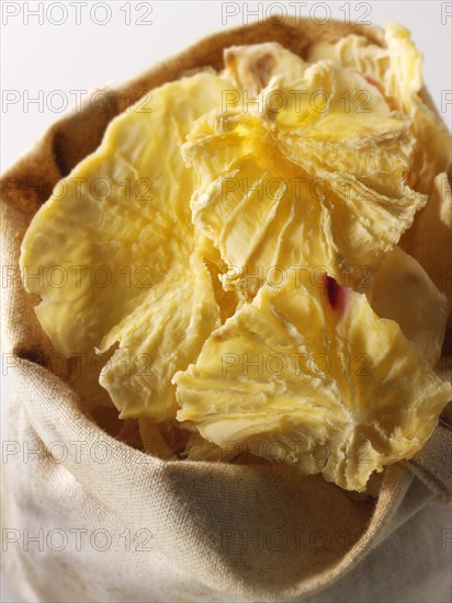 Dried Yacon root slices