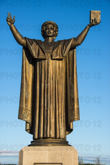 Statue of Francysk Skaryna in front of the National Library of Belarus