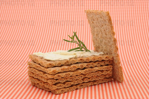 Crispbread with cream cheese