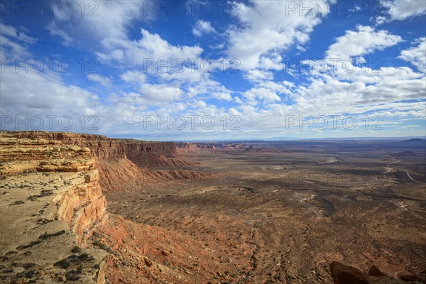 Cedar Mesa at Moki Dugway