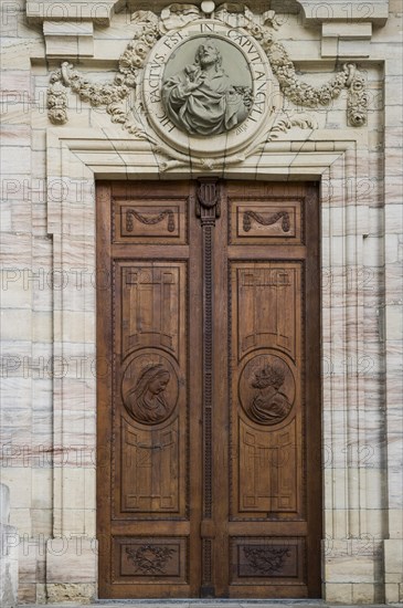 Entrance door