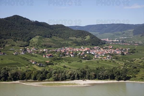 Village Rossatz at river Danube