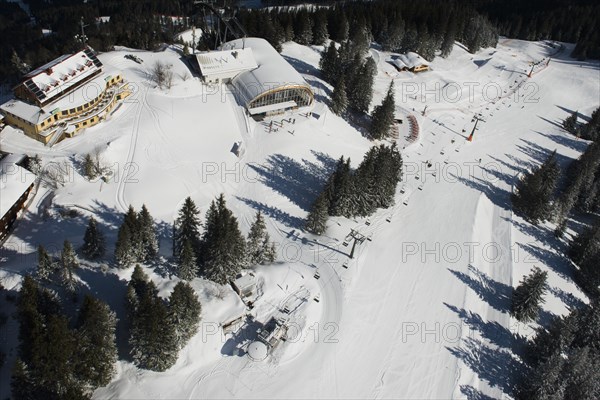 Kreuzeck with witch's cauldron lift and fun park in the Garmisch Classic area