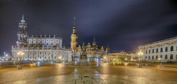 Hofkirche with Redisenzschloss and Zwinger