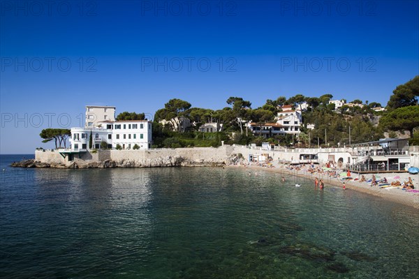 A villa on the beach near Plage Le Bestouan