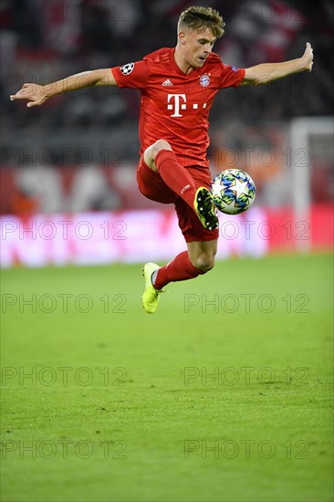 Joshua Kimmich FC Bayern Munich acrobatic on the ball