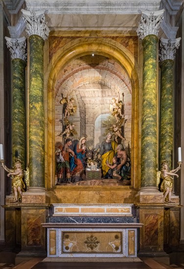 Side altar with nativity scene scene