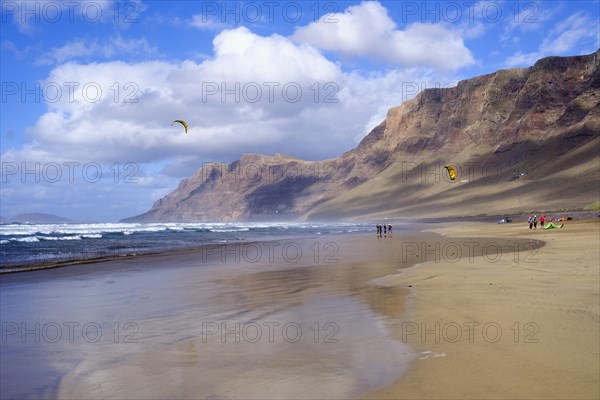 Kitesurfers