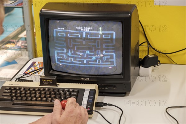 Pacman in the retro games sector at gamescom