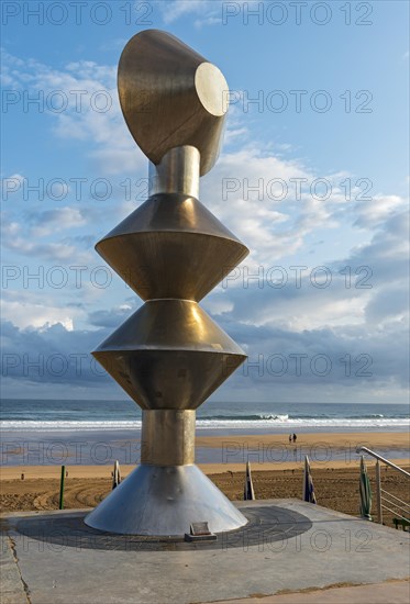 Zarauzko Dama statue by Marcos Hernando on Itsasertza Kalea beach promenade