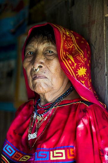 Portrait of a tradfitional dressed Kuna indian woman