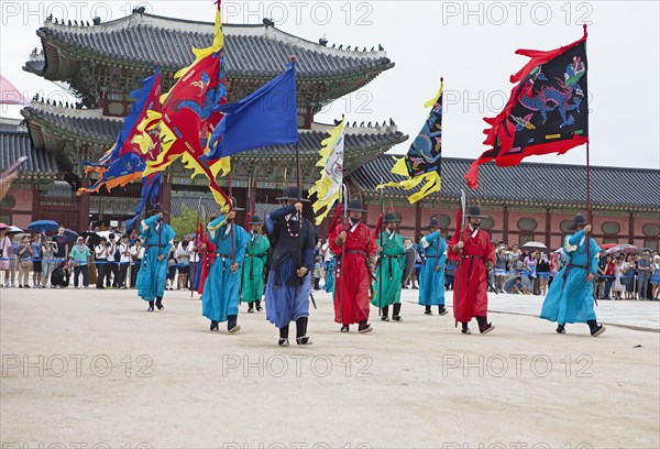 Guard change at the royal palace Gyeongbokgung