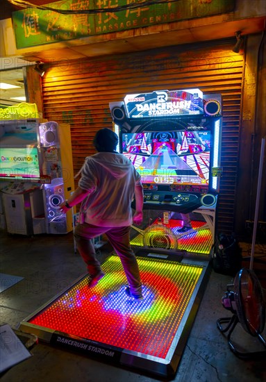 Youth plays Dance Rush Stardom