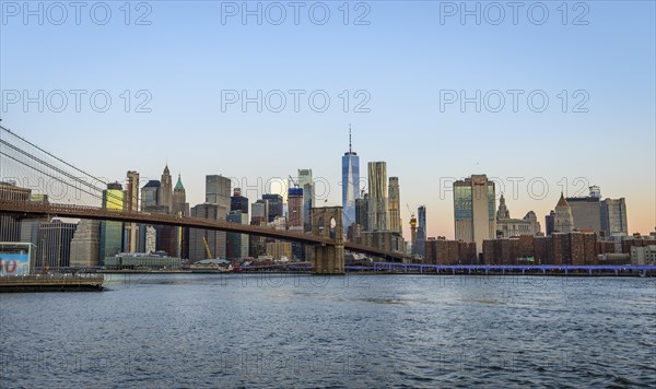 Brooklyn Bridge at sunrise