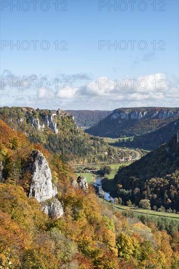 Autumn atmosphere in the Upper Danube Nature Park with Werenwag Castle