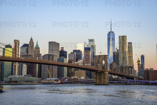 Brooklyn Bridge at sunrise