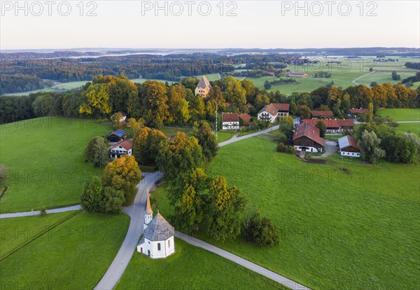 Chapel St. Leonhard and Castle Harmating