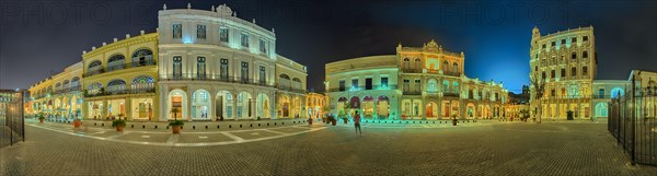 Colonial buildings at Plaza Vieja