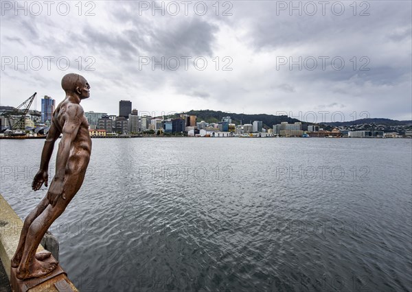 Sculpture Solace of the Wind in the Harbour