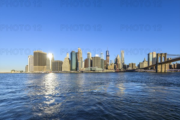 View from Pier 1 over the East River to the skyline of Manhattan