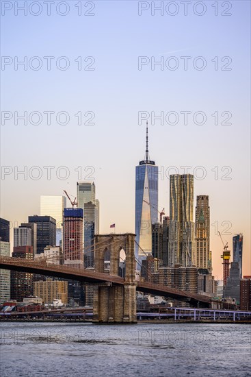 Brooklyn Bridge at sunrise