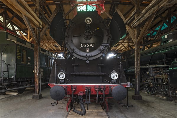 Express steam locomotive 03 295