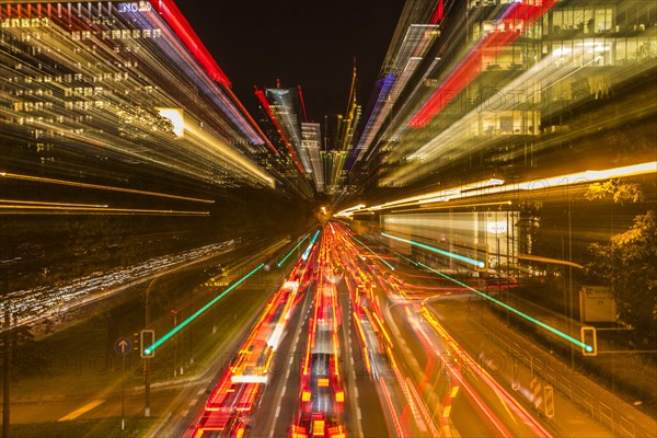 Main traffic artery Theodor-Heuss-Allee in the evening rush hour